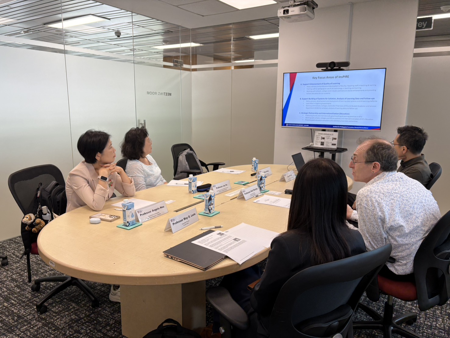 The Delegation Visits NTU's Provost Office