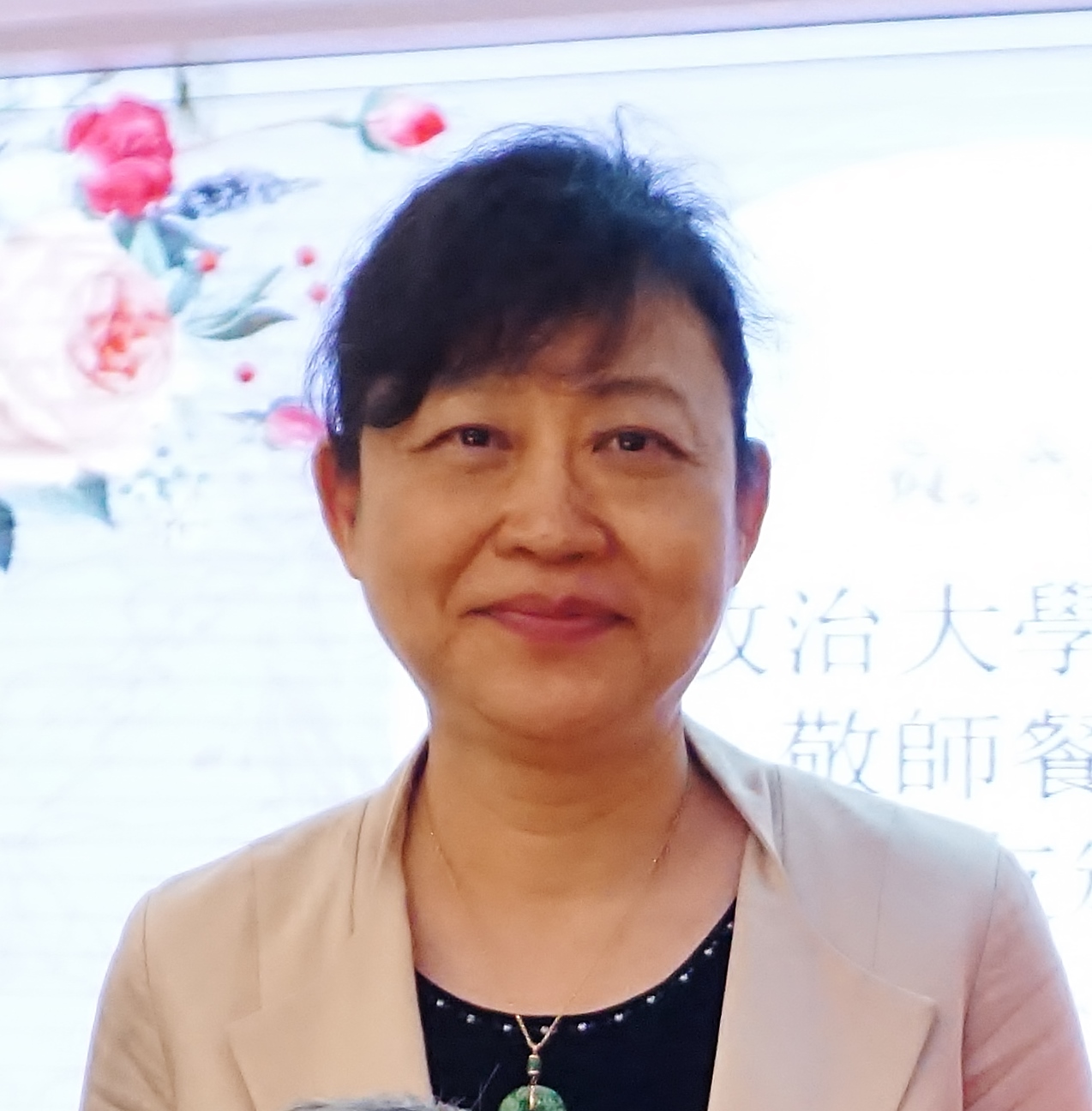 胡悦倫照片